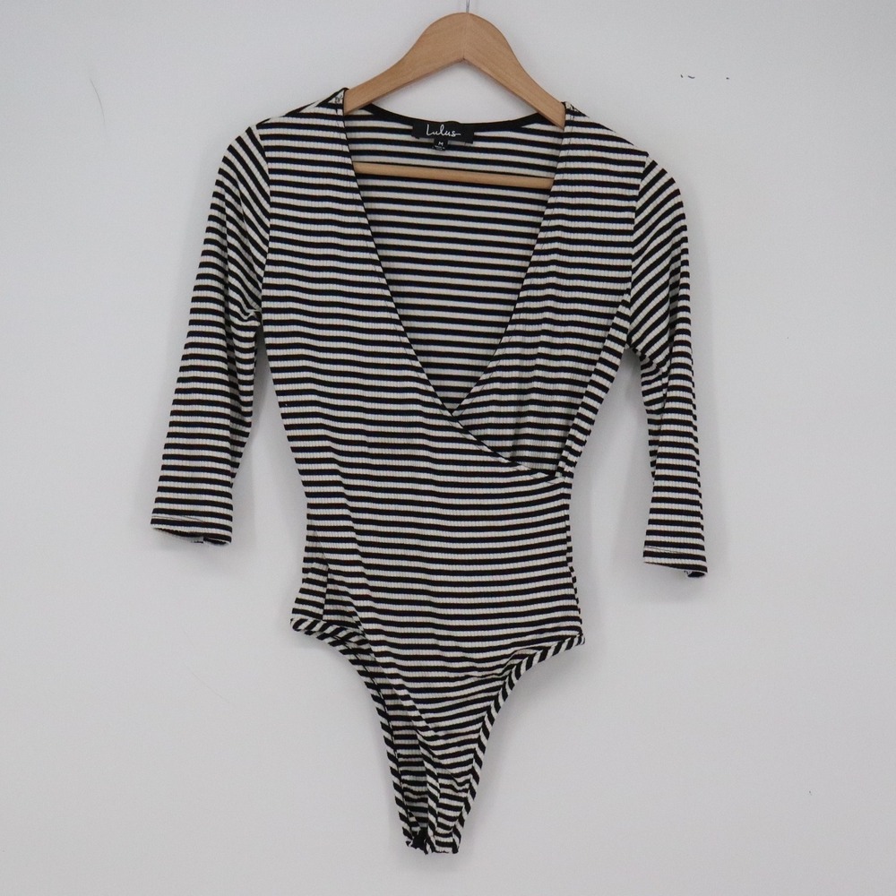 Lulus Bodysuit Womens M Striped Black White Wrap Ribbed 3/4 Sleeve Excellent